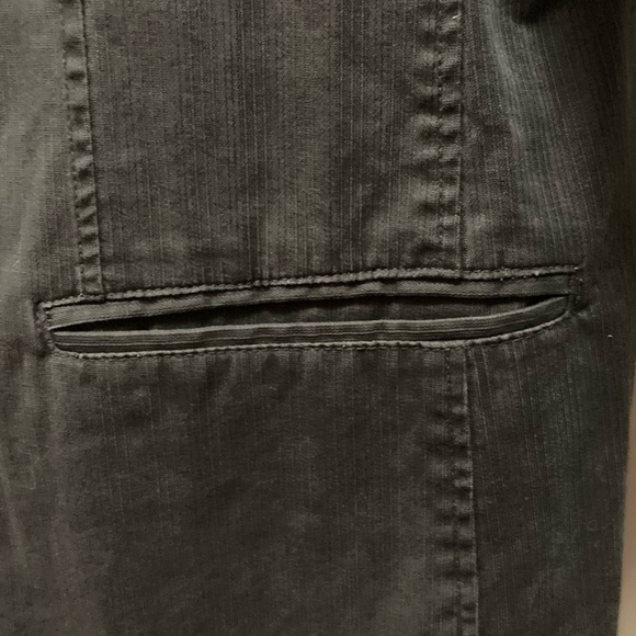 Mantles Jacket - Picture 10 of 14